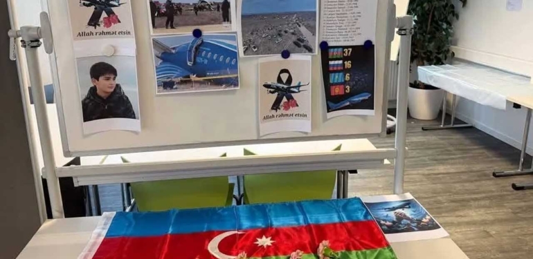 Kazakistan’daki uçak faciasında hayatını kaybedenler Almanya’nın Münster kentinde anıldı – Birlik Haber Ajansı