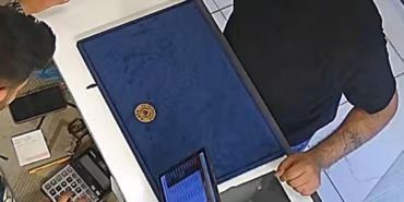 Hırsız güpegündüz Silopi’deki Kuyumculara Dadandı