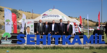 Şehitkamil Belediyesi Ahlat’da Yerini Aldı