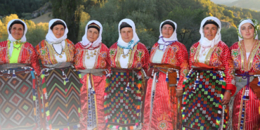 Sivas’ın Yeniköy Köyünde Asırlık Kıyafet Geleneği Sürdürülüyor