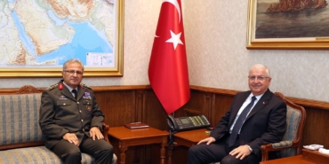 Milli Savunma Bakanı Yaşar Güler, Kara Kuvvetleri Komutanı Orgeneral Metin Tokel’i Kabul Etti
