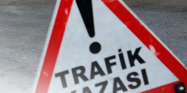 Sivas’ın İmranlı ilçesinde otomobil ile traktörün çarpışması sonucu 3 kişi yaralandı.