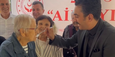 Çınarcık’ta Dünya Yaşlılar Günü: Kaymakam Atak ve İl Müdürü Laçin’den Büyüklerimize Anlamlı Vefa