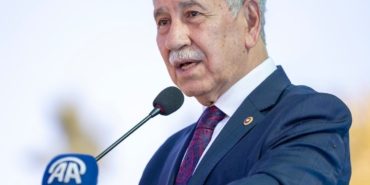 Bülent Arınç’tan KKTC Cumhurbaşkanı Tufan Erhürman’a Tebrik: “Kıbrıs İçin Yeni Bir Dönem Başlıyor”