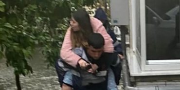 Edremit’te Yağış Mağduru Genç Kadın Ekipler Tarafından Kurtarıldı