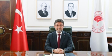 Tarım ve Orman Bakanı Yumaklı: “Düşen yangın söndürme uçağımızın enkazına ulaşıldı”