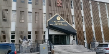 Kars İl Halk Kütüphanesi Yenilenen Yüzüyle Görenleri Hayran Bırakıyor