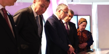 Bakan Işıkhan, Azerbaycan’da Şehitlikleri ve Zafer Müzesi’ni Ziyaret Etti