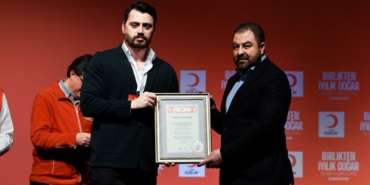 Türk Kızılay Adilcevaz Şubesi’ne Türkiye İkinciliği Ödülü