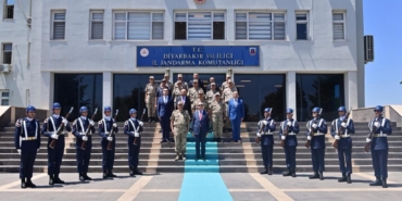 Diyarbakır İl Emniyet Müdürlüğü binası yakınına EYP’li saldırı girişimi