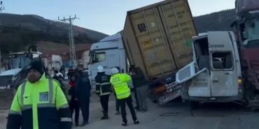 Ağır Tonajlı Araçlar Tehlike Saçıyor