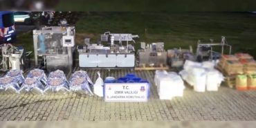 İzmir’de Dev Uyuşturucu Operasyonu: 1 Ton 625 Kilogram Hap Hammaddesi Ele Geçirildi