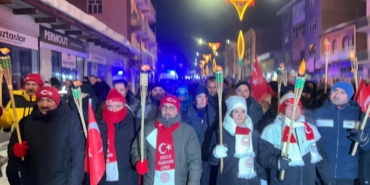 Sarıkamış Şehitleri İçin Eksi 23 Derecede Meşaleli Yürüyüş