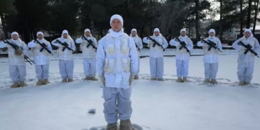 Yalova’dan Siirt’e Gönül Köprüsü: 75 Yaşındaki Sabahat Teyze’den Komandolara 400 Bere