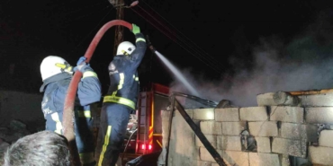 Van’da Korkutan Ahır Yangını: 3 İnek Son Anda Kurtarıldı