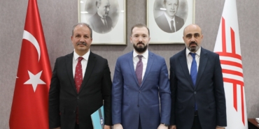 Sağlık-Sen’den YÖK’e Ziyaret: Üniversite Hastanelerindeki Sağlık Çalışanlarının Talepleri Masaya Yatırıldı