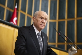 BAHCELI-SUCA-KARISMAMIS-KIM-VARSA-GELIP_951706_282505.jpg