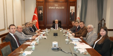 Sivas Hizmet Vakfı Yönetim Kurulu Toplantısı Vali Şimşek Başkanlığında Yapıldı