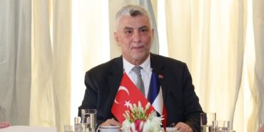 Ticaret Bakanı Ömer Bolat Fransa’da Şirket Temsilcileri İle Yuvarlak Masa Toplantısı Gerçekleştirdi