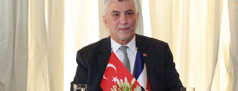 TICARET-BAKANI-OMER-BOLAT-FRANSADA_1341505_398446.jpg